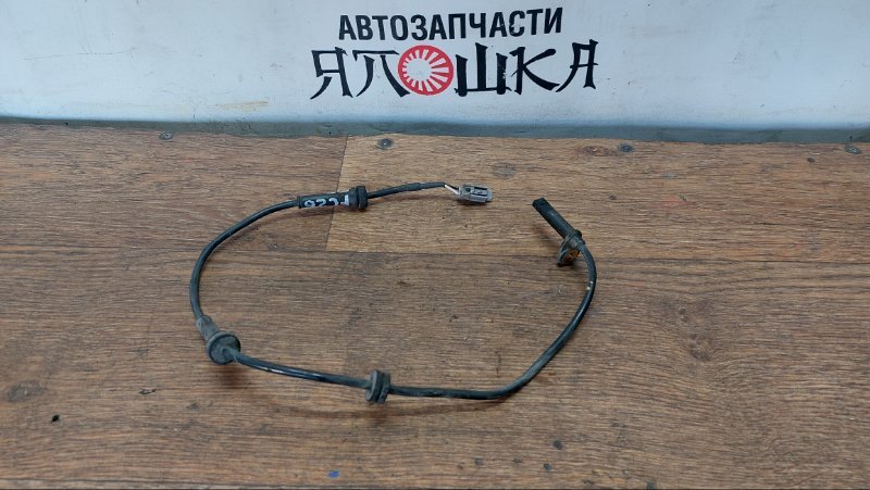 Датчик abs Nissan Serena C26 MR20DD передний (б/у)