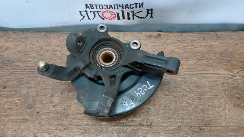 Ступица Nissan Serena C24 QR20DE передняя правая (б/у)