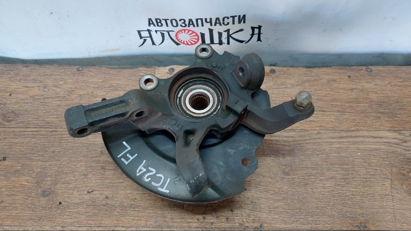 Ступица Nissan Serena C24 QR20DE передняя левая (б/у)