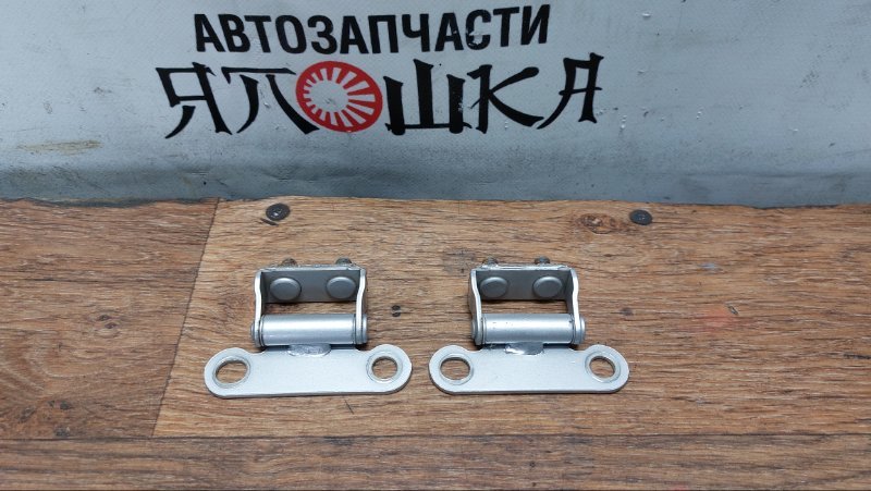 Петля крышки багажника Toyota 4Runner GRN210 1NZFE задняя (б/у)