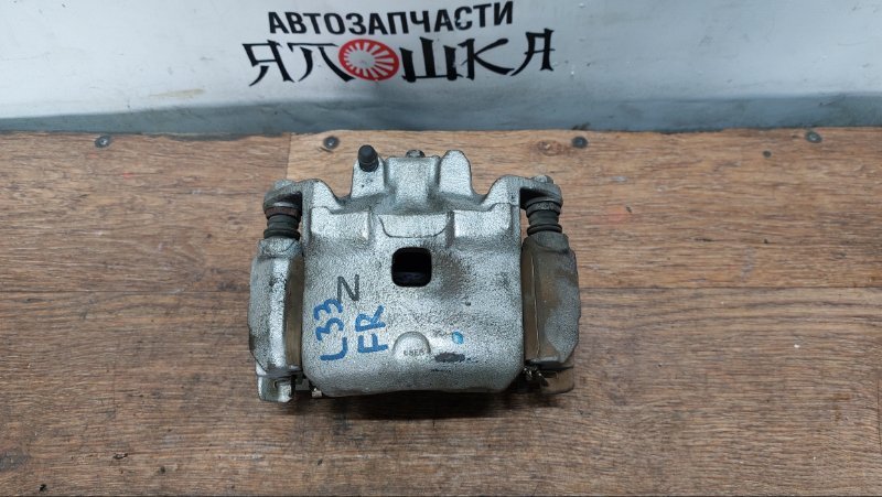 Суппорт тормозной Nissan Leaf AZE0 MR20 передний правый (б/у)