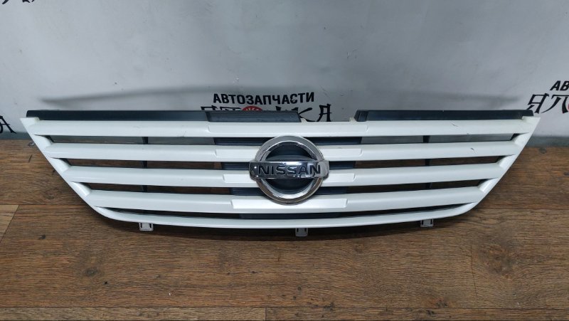 Решетка радиатора Nissan Serena C24 QR20DE (б/у)