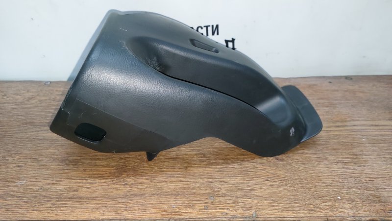 Кожух рулевой колонки Toyota Isis ANM10 1AZFSE (б/у)