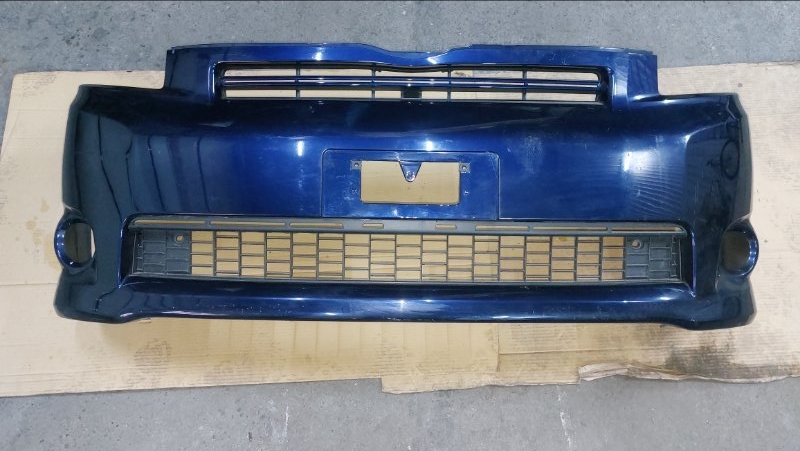 Бампер Toyota Voxy ZRR70 3ZRFE передний (б/у)