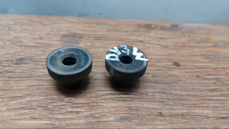 Подушка радиатора Mazda Demio DY3R ZJVE (б/у)