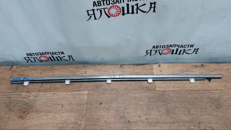 Молдинг стекла Honda Accord CU2 K24A передний левый (б/у)