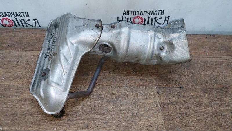 Коллектор выпускной Nissan Dualis KJ10 MR20DE (б/у)