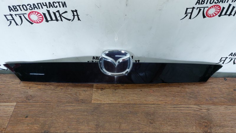 Накладка крышки багажника Mazda Mazda 5 CW задняя (б/у)