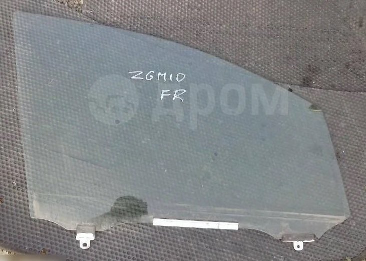 Стекло двери Toyota Isis ANM10 1AZFSE переднее правое (б/у)