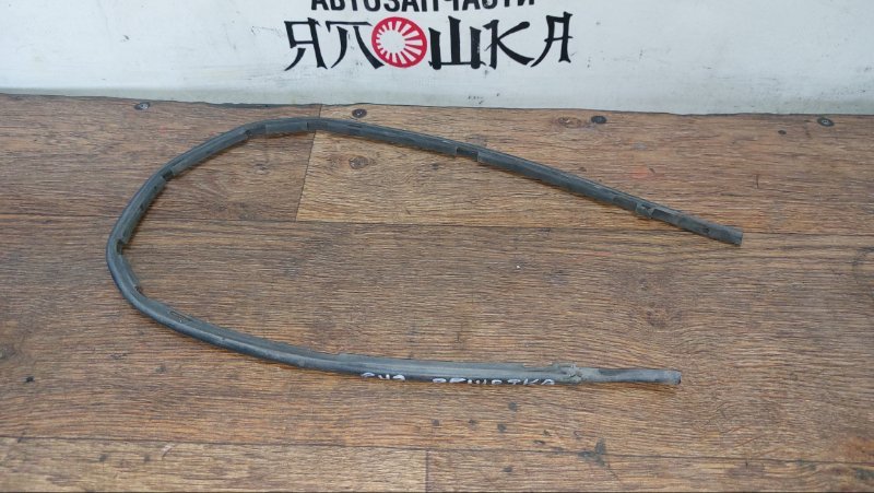 Уплотнитель капота Honda Accord CU2 K24A (б/у)