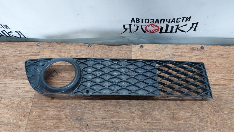 Накладка противотуманной фары Nissan Fuga PY50 VK45DE левая (б/у)