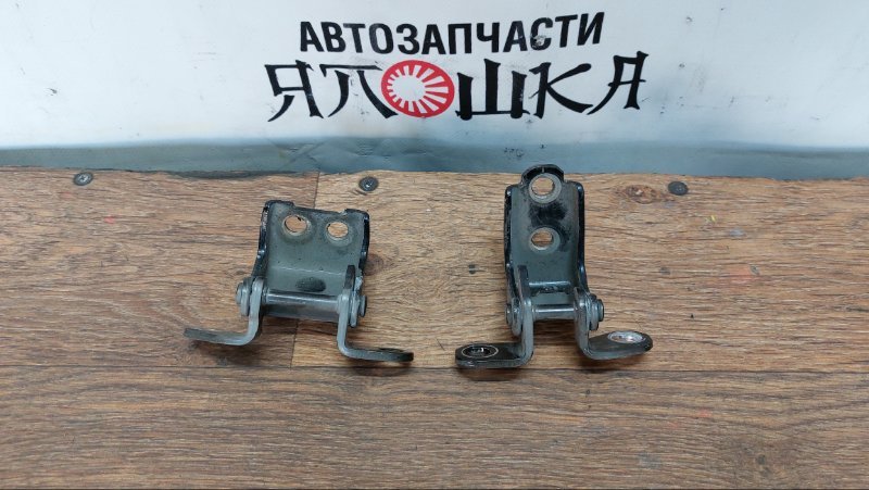 Петли на дверь Honda Fit GK4 L13B 2013 задние правые (б/у)