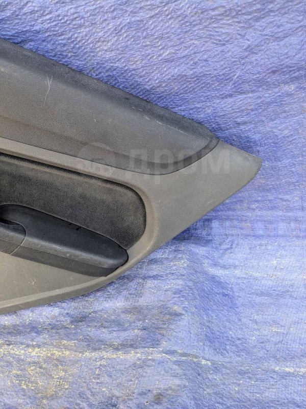 Обшивка двери задняя правая Ford Focus CB4