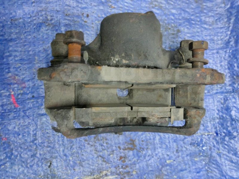 Суппорт передний правый Mitsubishi RVR N13W 4G63