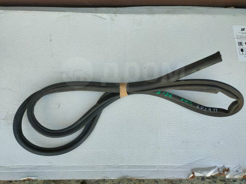 Уплотнитель багажника Renault Logan 6001547022 Б/У