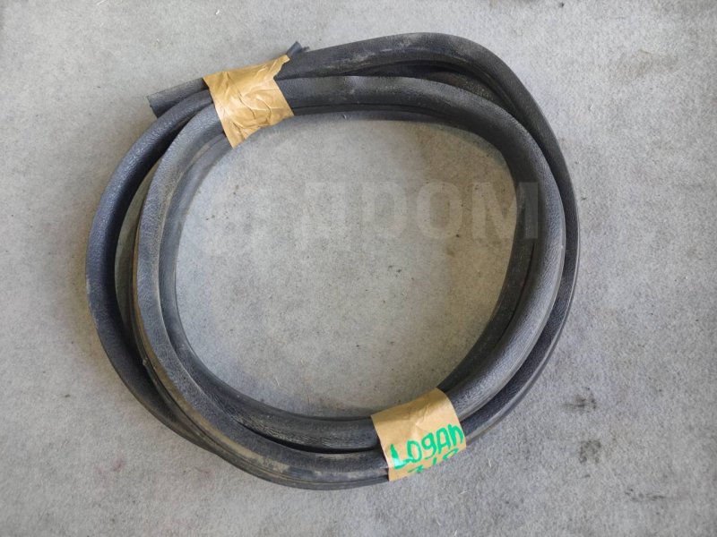 Уплотнитель двери задний правый Renault Logan 6001547018 Б/У