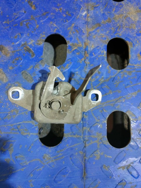 Замок капота Logan