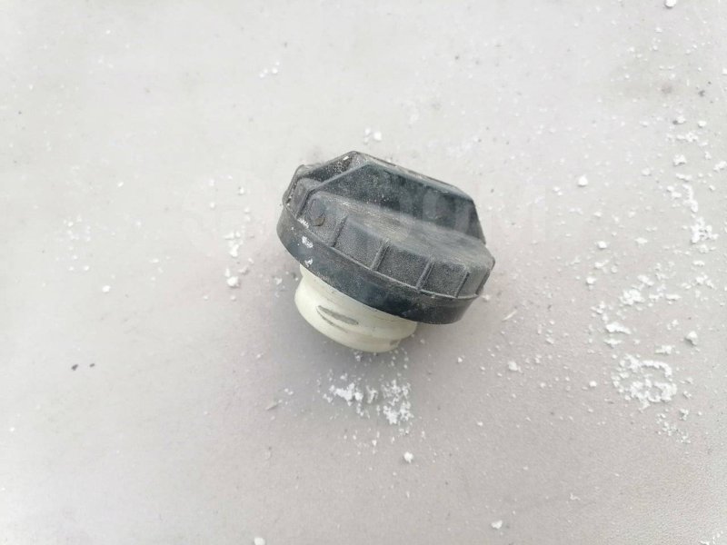 Крышка бензобака Toyota 7731016011 Б/У