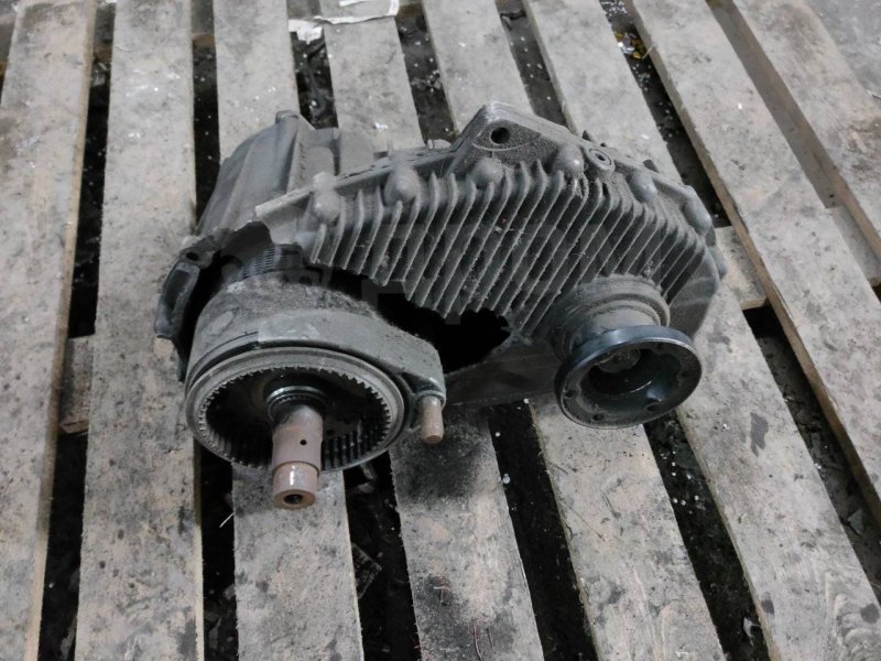 Запчасть раздаточная коробка Volkswagen Touareg 0AD341601C Б/У Раздаточная коробка Volkswagen Touareg 0AD341601C Б/У