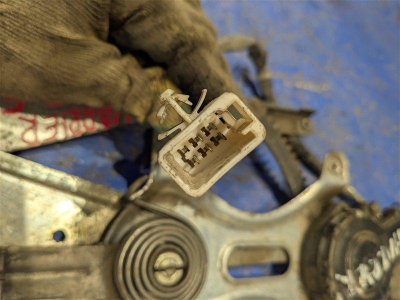 Стеклоподъемник передний правый Harrier 2000 MCU15W 1MZ-FE Стеклоподъемник передний правый Harrier 2000 MCU15W 1MZ-FE