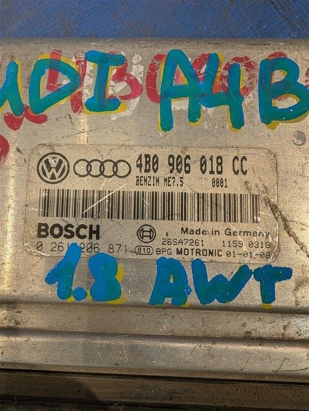 Блок управления ДВС A4 1999 B5 AWT Блок управления ДВС A4 1999 B5 AWT