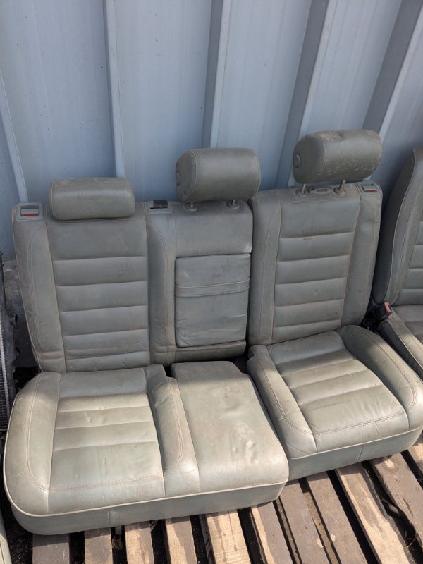 Сиденья комплект Touareg 2005 7LA
