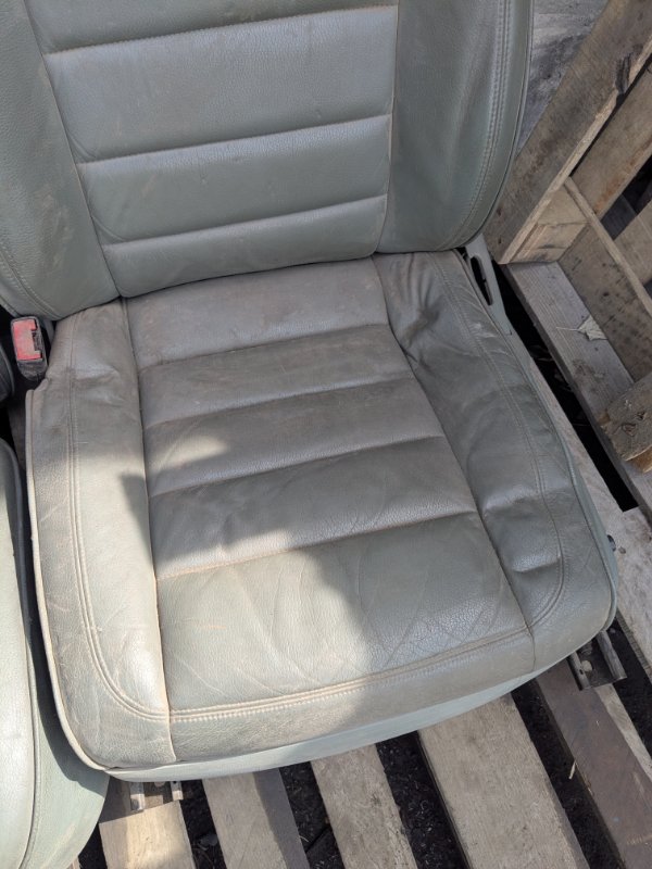 Сиденья комплект Touareg 2005 7LA