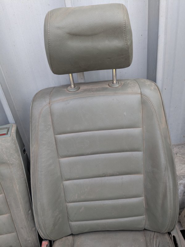 Сиденья комплект Touareg 2005 7LA