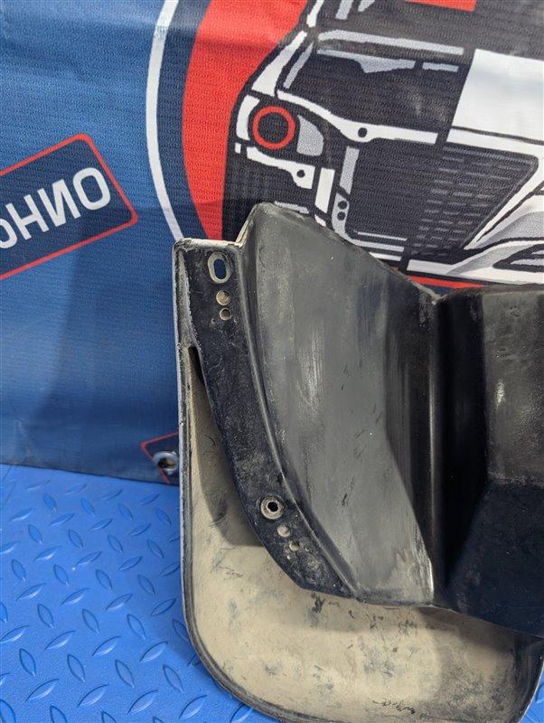 Брызговик задний правый Domani MB4
