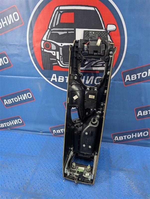 Бардачок между сиденьями 5-Series E60
