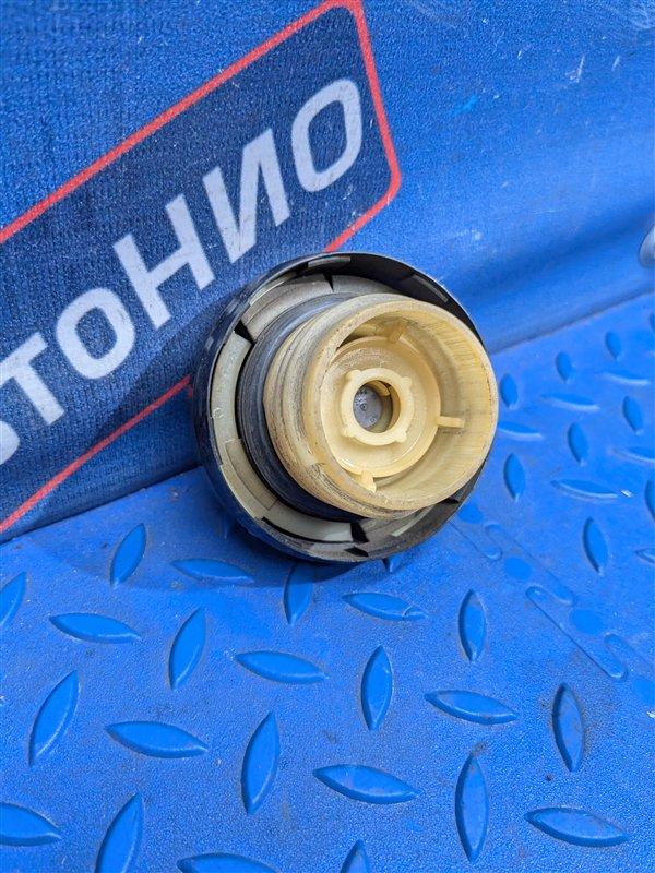 Крышка бензобака Camry 1996 SV40 4SFE Крышка бензобака Camry 1996 SV40 4SFE