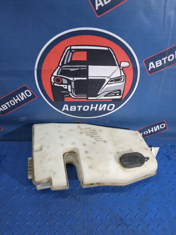Запчасть бачок омывателя Renault Logan 2013 K7J 8200609549 Б/У Бачок омывателя Renault Logan 2013 K7J 8200609549 Б/У