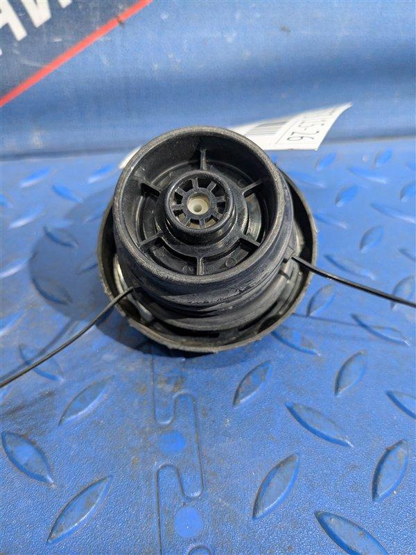 Крышка бензобака Caldina 1996 ST195 3S-FE Крышка бензобака Caldina 1996 ST195 3S-FE