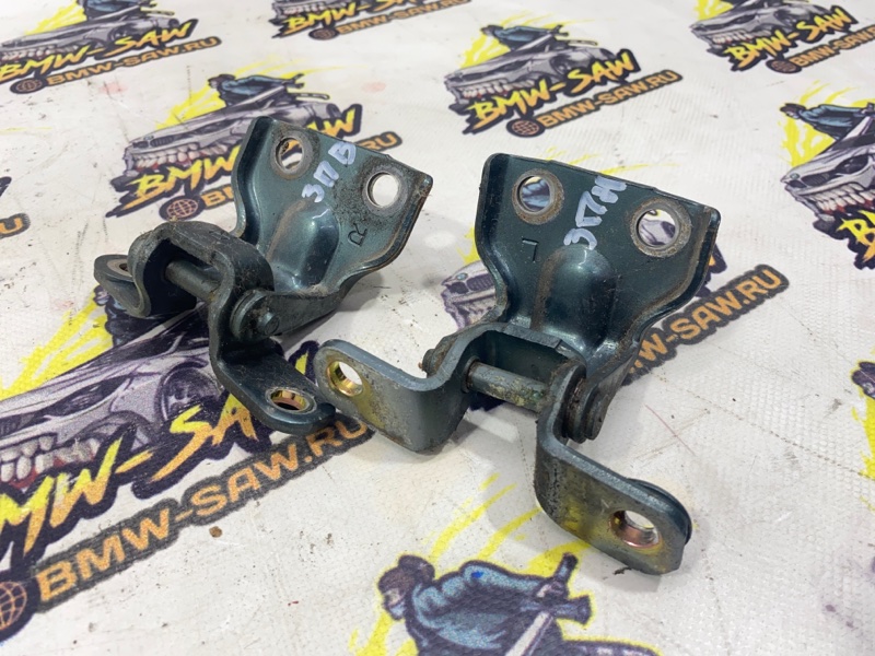 Петля двери задняя правая Mazda 626 1997 ge FP контрактная