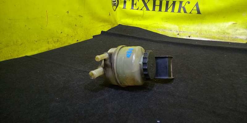Запчасть бачок гур Toyota Town Ace Noah CR51 44360-28110 контрактная Бачок ГУР Toyota Town Ace Noah CR51 44360-28110 контрактная