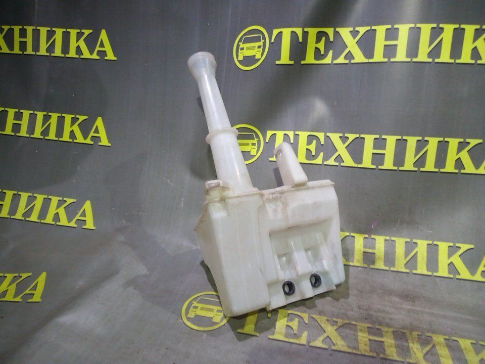 Бачок омывателя Mazda Tribute EPEW Бачок омывателя Mazda Tribute EPEW