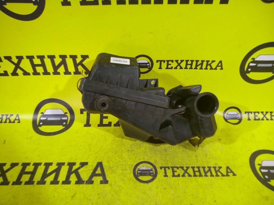 Корпус воздушного фильтра Mazda Demio DW3W