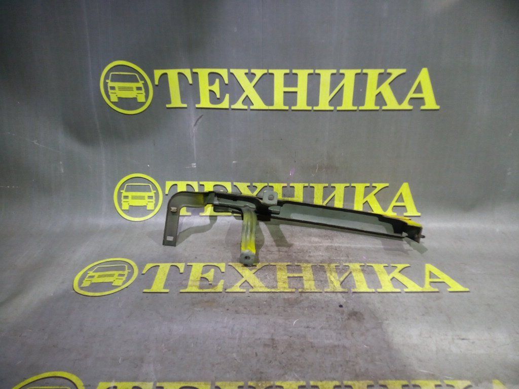 Планка под фары передняя левая Isuzu Bighorn UBS73GW
