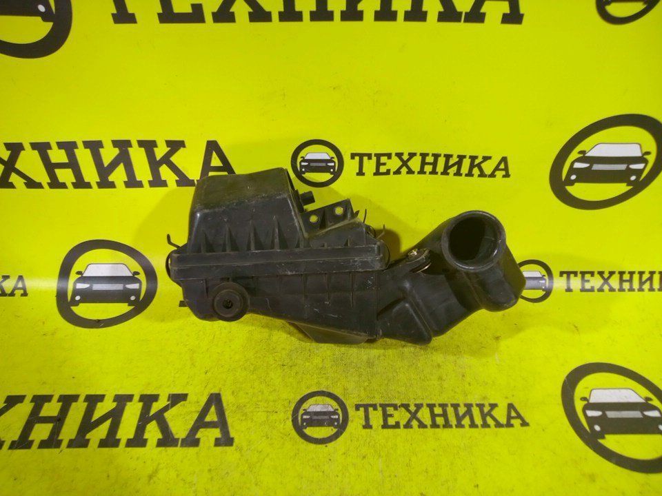 Корпус воздушного фильтра Mazda Demio DW3W