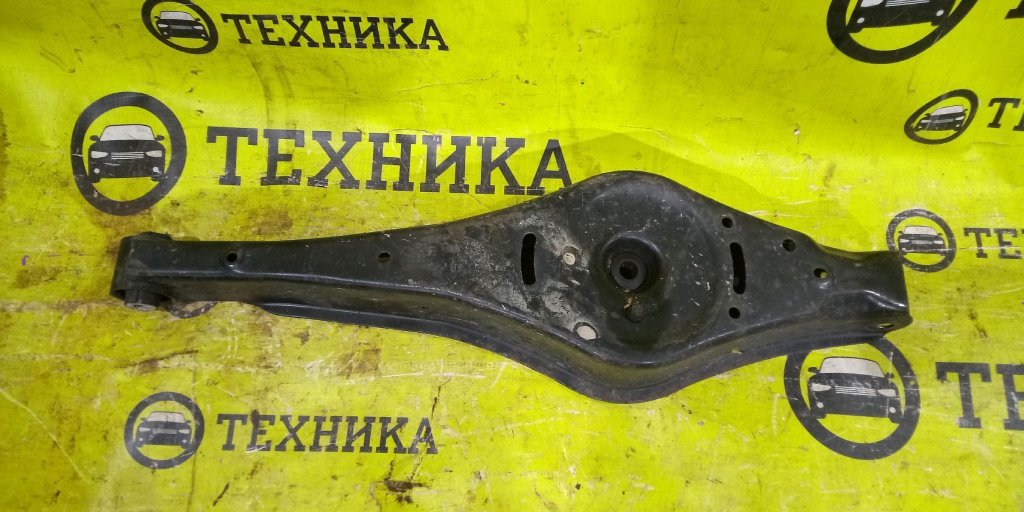 Рычаг задний правый Audi A3 8P1 CBZB контрактная