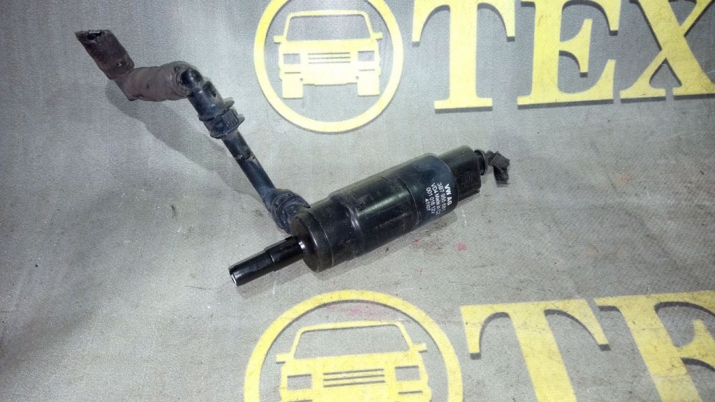 Запчасть мотор омывателя Volkswagen Jetta 1K2 3B7 955 68 контрактная Мотор омывателя Volkswagen Jetta 1K2 3B7 955 68 контрактная