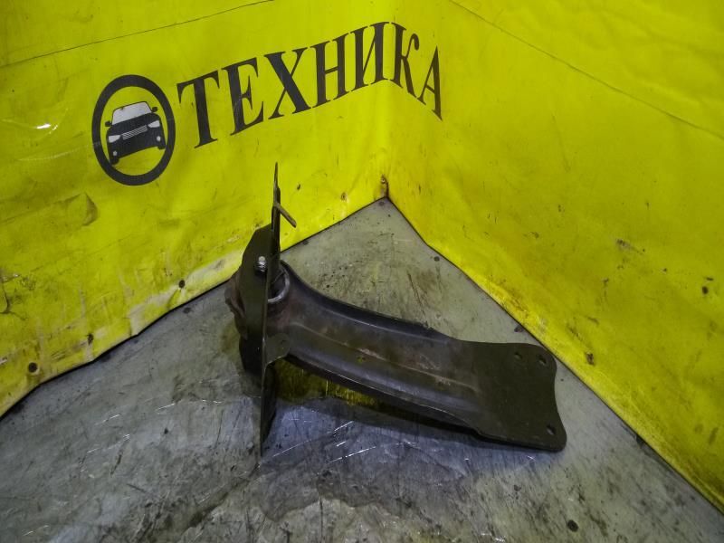 Рычаг задний правый Volkswagen Passat 3B6 AXZ Рычаг задний правый Volkswagen Passat 3B6 AXZ