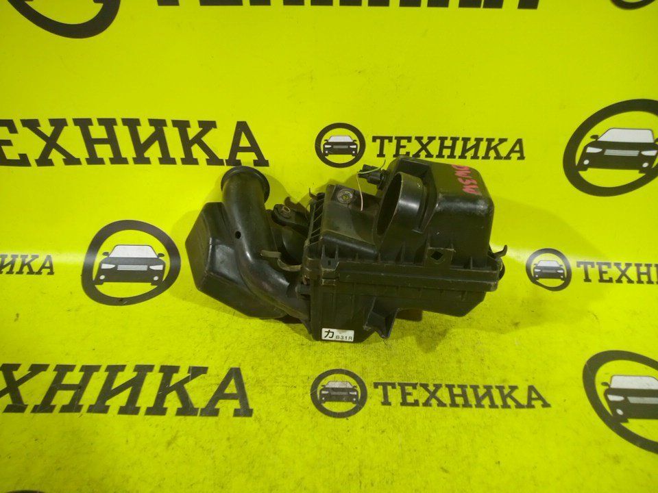 Запчасть корпус воздушного фильтра Mazda Demio DW3W B31R13320C контрактная Корпус воздушного фильтра Mazda Demio DW3W B31R13320C контрактная