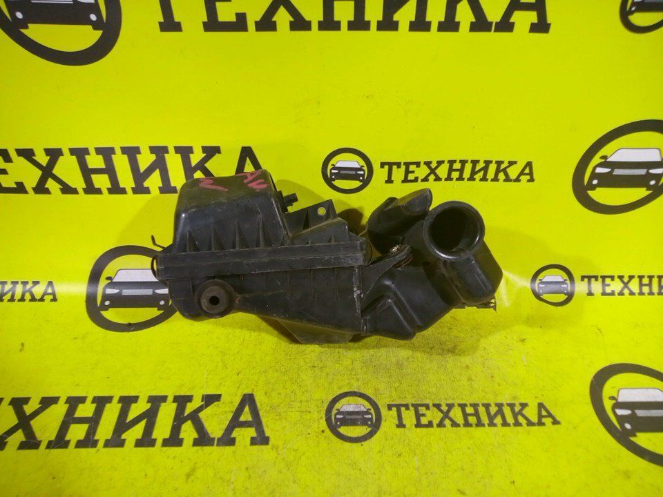 Корпус воздушного фильтра Mazda Demio DW3W