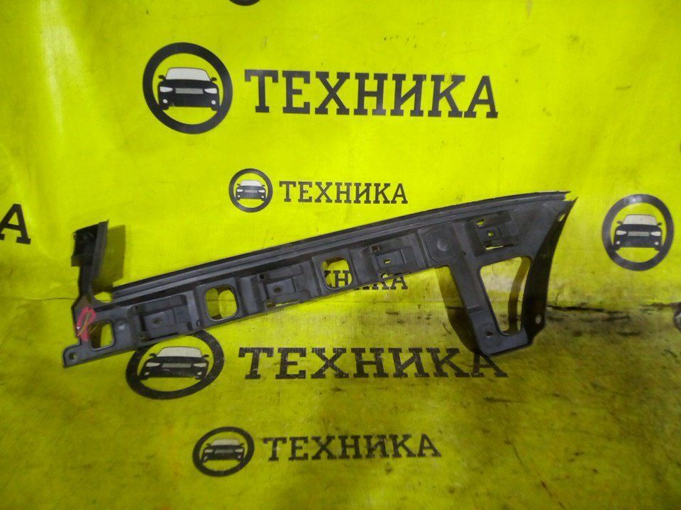 Кронштейн бампера задний правый Passat B6 3C2