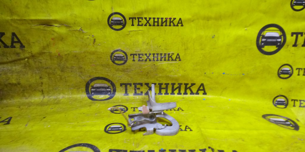 Кронштейн капота передний MW 2010 ME34S M13A Кронштейн капота передний MW 2010 ME34S M13A