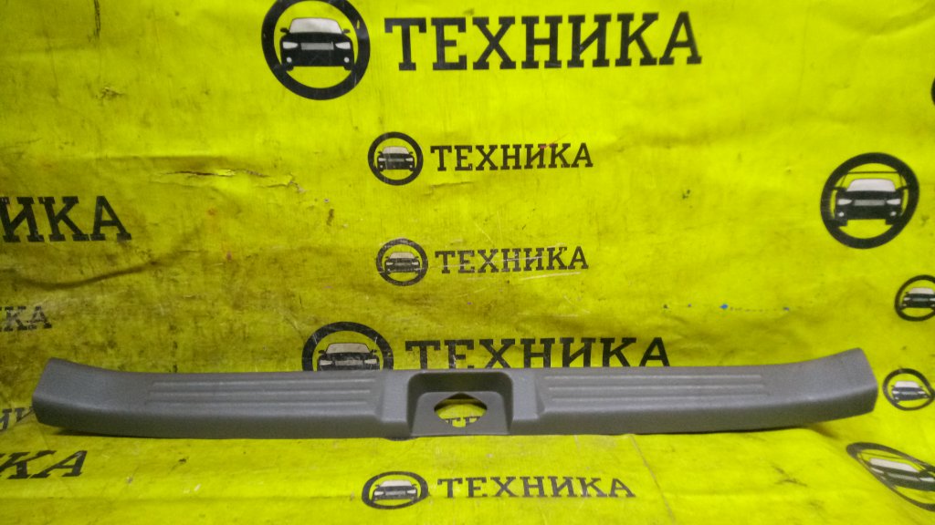 Запчасть накладка замка багажника Chevrolet MW ME34S 7627182H0 контрактная Накладка замка багажника Chevrolet MW ME34S 7627182H0 контрактная