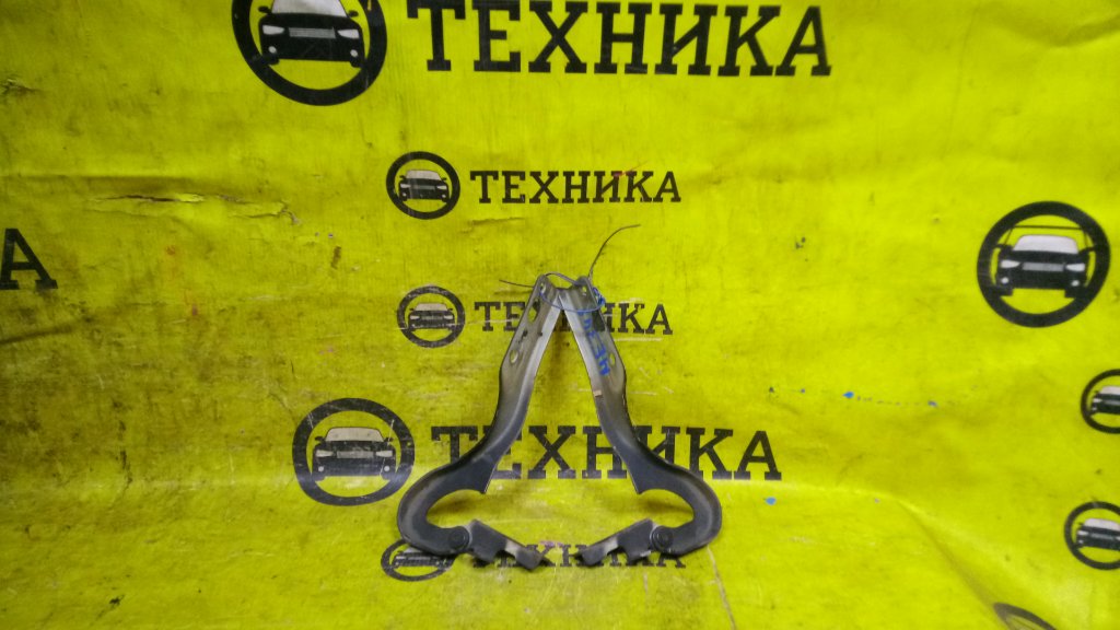 Кронштейн капота передний MW ME34S Кронштейн капота передний MW ME34S