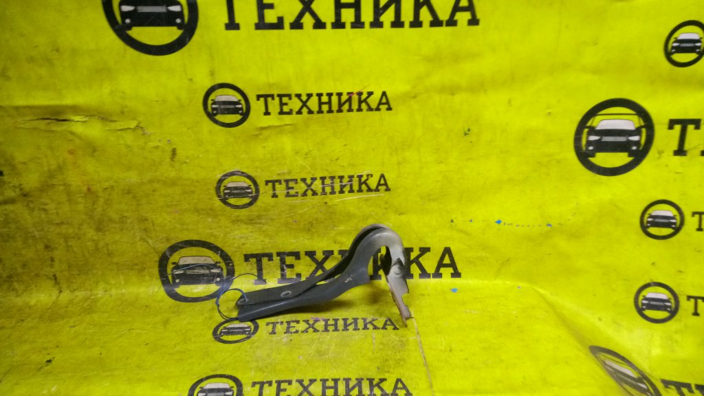 Кронштейн капота передний Chevrolet MW ME34S Кронштейн капота передний Chevrolet MW ME34S