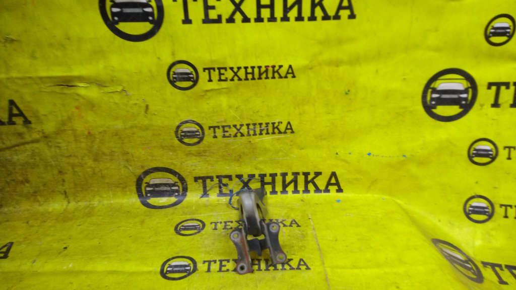 Кронштейн капота передний MW ME34S Кронштейн капота передний MW ME34S